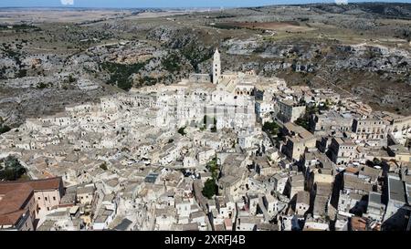 „Matrea, wo zeitlose Schönheit auf Ruhe trifft – eingebettet in Italiens Hügel, ein verborgenes Juwel aus Natur, Charme und friedlicher Ruhe.“ Stockfoto