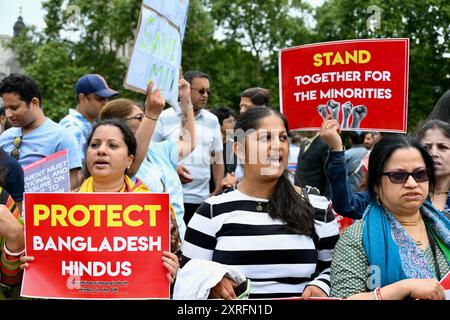 August 2024, London, Großbritannien. Rettung der Hindus in Bangledesh Demonstration. Massenprotest gegen die Grausamkeiten und Brutalitäten an Minderheiten in Bangladesch. Vor den Houses of Parliament, Parliament Square, Westminster. Quelle: michael melia/Alamy Live News Stockfoto