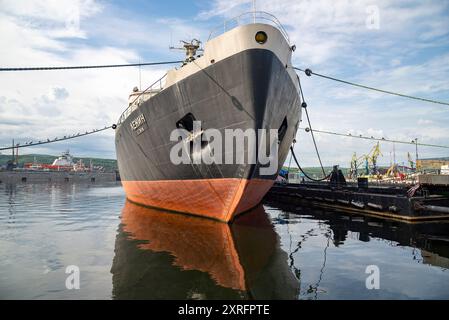 MURMANSK, RUSSLAND - 28. JULI 2024: Atomeisbrecher Lenin Nahaufnahme. Murmansk, Russland Stockfoto