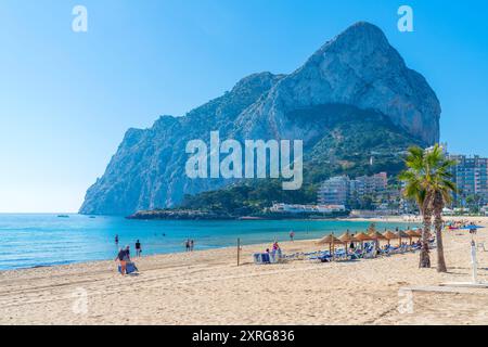 Platja de la Fossa mit Penyal d'IFAC im Hintergrund, Calp, Comunidad Valenciana, Viertel Alicante, Costa Blanca, Spanien Stockfoto