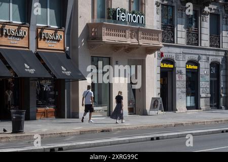 Mailand, Italien. August 2024. Milano si svuota durante le vacanze estive. Strade vuote e attività chiuse. - Cronaca - Mailand, Italien - Sabato 10 agosto 2024(Foto Alessandro Cimma/Lapresse) Mailand leert während der Sommerferien. Leere Straßen und geschlossene Geschäfte. - Chronik - Mailand, Italien - Samstag, 10. August 2024 (Foto Alessandro Cimma/Lapresse) Credit: LaPresse/Alamy Live News Stockfoto