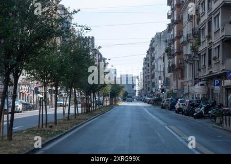 Mailand, Italien. August 2024. Milano si svuota durante le vacanze estive. Strade vuote e attività chiuse. - Cronaca - Mailand, Italien - Sabato 10 agosto 2024(Foto Alessandro Cimma/Lapresse) Mailand leert während der Sommerferien. Leere Straßen und geschlossene Geschäfte. - Chronik - Mailand, Italien - Samstag, 10. August 2024 (Foto Alessandro Cimma/Lapresse) Credit: LaPresse/Alamy Live News Stockfoto