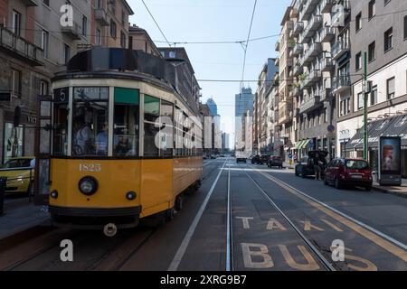 Mailand, Italien. August 2024. Milano si svuota durante le vacanze estive. Strade vuote e attività chiuse. - Cronaca - Mailand, Italien - Sabato 10 agosto 2024(Foto Alessandro Cimma/Lapresse) Mailand leert während der Sommerferien. Leere Straßen und geschlossene Geschäfte. - Chronik - Mailand, Italien - Samstag, 10. August 2024 (Foto Alessandro Cimma/Lapresse) Credit: LaPresse/Alamy Live News Stockfoto