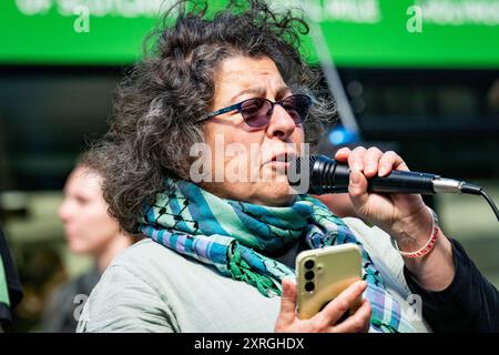 Edinburgh, Schottland. Samstag, 10. August 2024. Demonstranten versammeln sich vor dem schottischen Nationalmuseum in der Chambers Street und rufen zu einem sofortigen Waffenstillstand im Gaza-Konflikt auf. Stockfoto