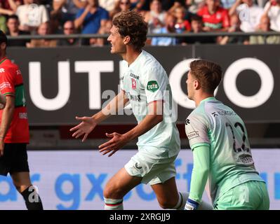 Nijmegen, Niederlande. August 2024. NIJMEGEN, NIEDERLANDE - 10. AUGUST: Sam Lammers vom FC Twente feiert, nachdem er das Tor beim niederländischen Eredivisie-Spiel zwischen NEC Nijmegen und FC Twente am 10. August 2024 im Goffertstadion in Nijmegen, Niederlande, erzielt hat. (Foto von Peter Lous/Orange Pictures) Credit: Orange Pics BV/Alamy Live News Stockfoto