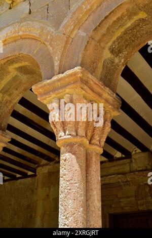 Caracena Stadt, San Pedro Kirche (romanisch, 12. Jahrhundert). Kapital. Provinz Soria, Castilla y Leon, Spanien. Stockfoto