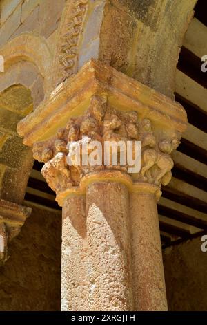 Caracena Stadt, San Pedro Kirche (romanisch, 12. Jahrhundert). Kapital. Provinz Soria, Castilla y Leon, Spanien. Stockfoto