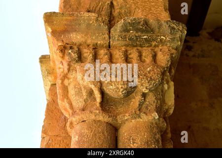 Caracena Stadt, San Pedro Kirche (romanisch, 12. Jahrhundert). Kapital. Provinz Soria, Castilla y Leon, Spanien. Stockfoto