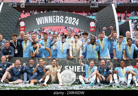 London, Großbritannien. August 2024. Manchester City Spieler feiern nach dem FA Community Shield Spiel im Wembley Stadium, London. Der Bildnachweis sollte lauten: Paul Terry/Sportimage Credit: Sportimage Ltd/Alamy Live News Stockfoto