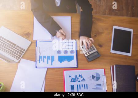 Das Beratungsunternehmen ist beliebt bei Geschäftsleuten, die ein neues Unternehmen gründen, um sich im Büro beraten zu lassen oder eine Online-Beratung anzufordern Stockfoto