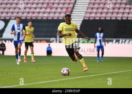 Wigan, England. August 2024. Daniel Kanu während des Sky Bet EFL League One Spiels zwischen Wigan Athletic und Charlton Athletic im Brick Community Stadium. Kyle Andrews/Alamy Live News Stockfoto