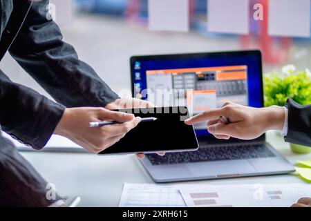 Das Beratungsunternehmen ist beliebt bei Geschäftsleuten, die ein neues Unternehmen gründen, um sich im Büro beraten zu lassen oder eine Online-Beratung anzufordern Stockfoto