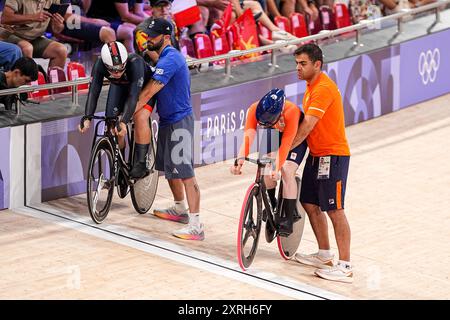 Paris, Frankreich. August 2024. PARIS, FRANKREICH - 10. AUGUST: Hetty van de Wouw aus den Niederlanden, Sophie Capewell aus Großbritannien, trat 2024 am 10. August 2024 in Paris im Viertelfinale der Frauen im Sprint an. (Foto von Andre Weening/Orange Pictures) Credit: Orange Pics BV/Alamy Live News Stockfoto