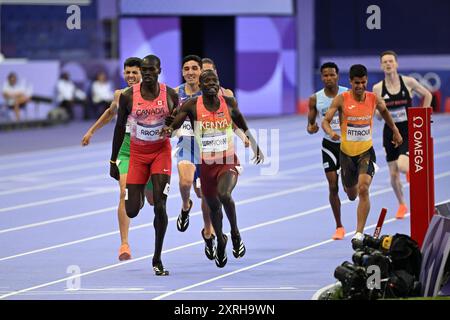 Paris, Frankreich. August 2024; Olympische Spiele in Paris, Stade de France, Paris, Frankreich, Tag 15; Leichtathletik, 800-m-Finale der Herren, WANYONYI Emmanuel aus Kenia gewinnt mit AROP Marco aus Kanada Zweiter und SEDJATI Djamel aus Algerien Third Credit: Action Plus Sports Images/Alamy Live News Stockfoto