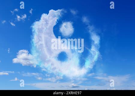 Yin und Yang Symbol aus Wolken am Himmel Stockfoto