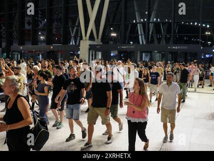 Belgrad, Serbien. August 2024. Demonstranten marschieren am 10. August 2024 im Belgrader Stadtteil Senjak in Serbien gegen die anglo-australische internationale Metall- und Bergbaugesellschaft Rio Tinto in den Bahnhof Belgrad. (Foto: Dimitrije Vasiljevic/Alamy Live News) Stockfoto