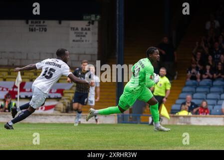 Southend Utd gegen York City 2024-25 in der Roots Hall. Das erste Spiel unter neuer COSU-Eigentümerschaft. Collin Andeng-NDI, Torwart Stockfoto