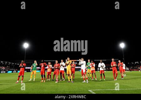 ALMERE - Almere City FC Spieler nach dem niederländischen Eredivisie Spiel zwischen Almere City FC und AZ Alkmaar im Almere City FC Stadium am 10. August 2024 in Almere, Niederlande. ANP GERRIT VAN KEULEN Stockfoto