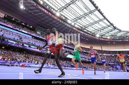 Paris, Frankreich. August 2024. Marco AROP (L, Front) aus Kanada und Emmanuel Wanyonyi (R, Front) aus Kenia treten beim 800-m-Finale der Athletik der Männer bei den Olympischen Spielen 2024 in Paris, Frankreich, am 10. August 2024 an. Quelle: Li Ming/Xinhua/Alamy Live News Stockfoto