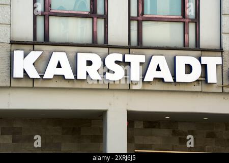 Augsburg, Bayern, Deutschland - 10. August 2024: Karstadt Store im Zentrum von Augsburg *** Karstadt Filiale in der Innenstadt von Augsburg Stockfoto