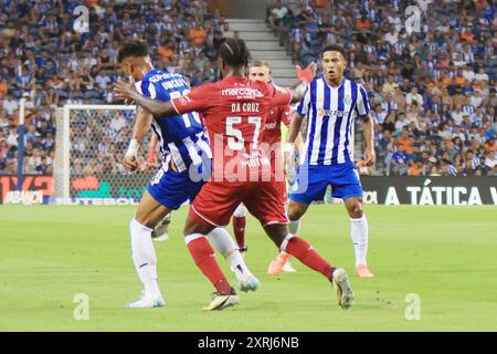 FC porto vs gil vicente fc Porto pt, 08/2024 - fc porto x gil vicente/liga/portugal - der fc porto war Gastgeber des fc porto im Dragao-Stadion in der Stadt porto pt, in einem Spiel, das für die 1. Runde der portugiesischen Liga 2024/25 gültig war. Foto: Raurino Monteiro/ATO Press/IMAGO GERAL FC porto vs gil vicente fc porto Copyright: XRAURINOxMONTEIROx Stockfoto