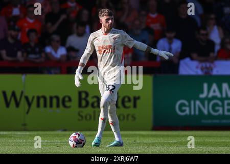 Crawley, Großbritannien. August 2024. Daniel Grimshaw von Blackpool während des Sky Bet League 1 Spiels Crawley Town gegen Blackpool im Broadfield Stadium, Crawley, Großbritannien, 10. August 2024 (Foto: Gareth Evans/News Images) in Crawley, Großbritannien am 10. August 2024. (Foto: Gareth Evans/News Images/SIPA USA) Credit: SIPA USA/Alamy Live News Stockfoto