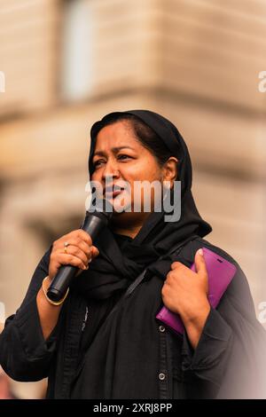 Demonstranten versammeln sich auf der Pierhead in Liverpool, um Palästina zu unterstützen Stockfoto