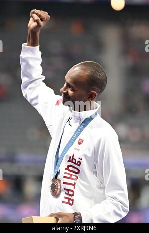 Paris, Frankreich. August 2024; Olympische Spiele in Paris, Stade de France, Paris, Frankreich, Tag 15; Leichtathletik, Mens High Jump Medaille Zeremonie, BARSHIM Mutaz Essa aus Katar erhält die Bronzemedaille Credit: Action Plus Sports Images/Alamy Live News Stockfoto