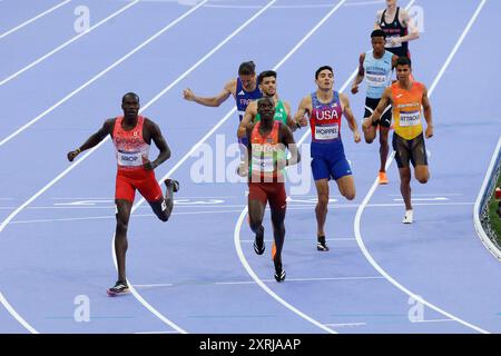 WANYONYI Emmanuel von Kenia, AROP Marco von Kanada, Athletics Männer's 800m Finale während der Olympischen Spiele Paris 2024 am 10. August 2024 im State de France in Saint Denis, Frankreich - Foto Gregory Lenormand/DPPI Media/Panorama Credit: DPPI Media/Alamy Live News Stockfoto