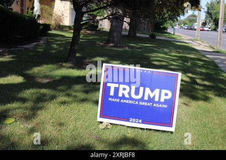 Trump macht Amerika wieder groß 2024 Rasenschild in Park Ridge, Illinois Stockfoto