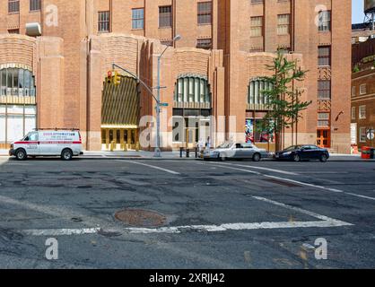 60 Hudson Street, ein 24-stöckiger Art déco-Turm, der als Nervenzentrum von Western Union erbaut wurde, ist heute einer der wichtigsten Internet-Hubs der Welt. Stockfoto