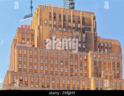 60 Hudson Street, ein 24-stöckiger Art déco-Turm, der als Nervenzentrum von Western Union erbaut wurde, ist heute einer der wichtigsten Internet-Hubs der Welt. Stockfoto