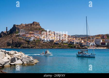 Blick auf die Stadt Castelsardo an der Küste Sardiniens Stockfoto