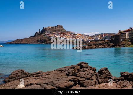 Blick auf die Stadt Castelsardo an der Küste Sardiniens Stockfoto