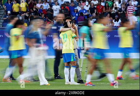 Peking, Frankreich. August 2024. Marta von der brasilianischen Mannschaft reagiert auf das Spiel der Frauen mit Goldmedaillen zwischen den USA und Brasilien bei den Olympischen Spielen 2024 in Paris, Frankreich, 10. August 2024. Quelle: Cao Can/Xinhua/Alamy Live News Stockfoto