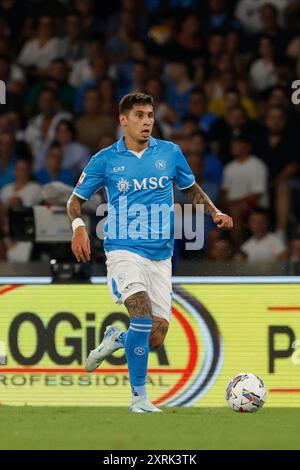 Neapel, Kampanien, Italien. August 2024. Mathias Olivera aus Neapel kontrolliert den Ball beim Coppa Italia-Fußballspiel SSC Napoli - Modena FC im Stadio Maradona am 10. August 2024 in Neapel. (Kreditbild: © Ciro de Luca/ZUMA Press Wire) NUR REDAKTIONELLE VERWENDUNG! Nicht für kommerzielle ZWECKE! Stockfoto