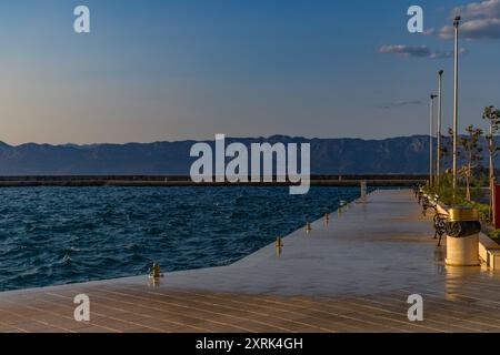 Holzwerbung für mediterrane Lebensmittel Kroatien Stockfoto