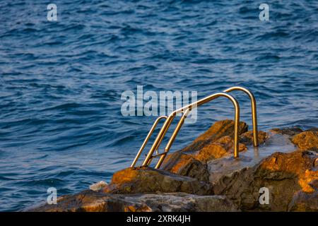 Holzwerbung für mediterrane Lebensmittel Kroatien Stockfoto