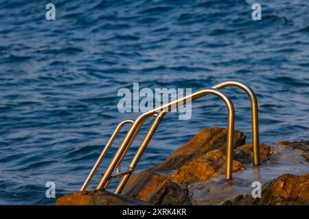 Holzwerbung für mediterrane Lebensmittel Kroatien Stockfoto