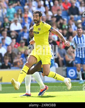 Raul Albiol von Villarreal während des Freundschaftsspiels vor der Saison zwischen Brighton und Hove Albion und Villarreal im American Express Stadium, Brighton, UK - 10. August 2024 Foto Simon Dack / Teleobjektive nur redaktionelle Verwendung. Kein Merchandising. Für Football Images gelten Einschränkungen für FA und Premier League, inc. Keine Internet-/Mobilnutzung ohne FAPL-Lizenz. Weitere Informationen erhalten Sie bei Football Dataco Stockfoto