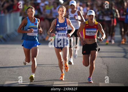 Paris, Frankreich. August 2024. Melodie Julien (Frankreich) in Aktion beim Frauen-Marathon am 16. Tag der Olympischen Spiele im Hotel de Ville, Paris, Frankreich. Ulrik Pedersen/CSM. Quelle: Cal Sport Media/Alamy Live News Stockfoto