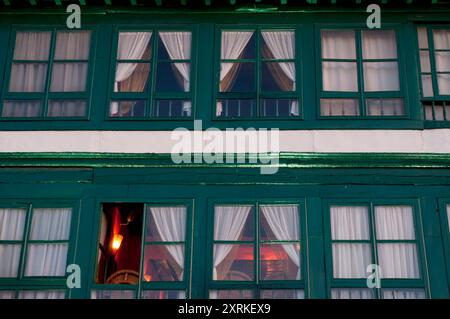 Detail der Fassade. Hauptplatz, Almagro, Ciudad Real Provinz, Castilla La Mancha, Spanien. Stockfoto