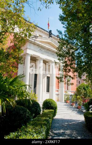 Fassade der Real Academia Española. Madrid, Spanien. Stockfoto