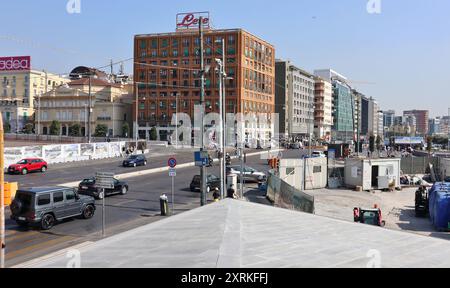 Neapel - Scorcio di Via Cristoforo Colombo dalla terrazza della nuova stazione del Molo Beverello Stockfoto