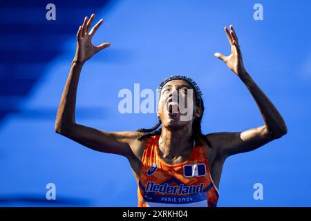 PARIS: Sifan Hassan gewinnt den Frauenmarathon bei den Olympischen Spielen. Der Marathon findet traditionell am letzten Wochenende der Spiele statt. ANP ROBIN VAN LONKHUIJSEN Stockfoto