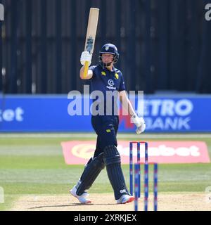 Canterbury, England. August 2024. Ben McKinney aus Durham und England U19 feiert das Erreichen eines halben Jahrhunderts beim Metro Bank One Day Cup zwischen Kent Spitfires und Durham auf dem Spitfire Ground in St Lawrence in Canterbury. Kyle Andrews/Alamy Live News. Stockfoto