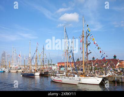 SZCZECIN, POLEN - 3. AUGUST 2024: Das Finale der Tall Ships Rennen 2024 auf der Insel Lasztownia in Szczecin. Stockfoto