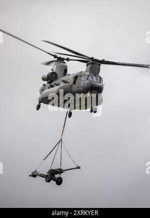 RAF Chinook Display Team, Rollendemo beim Royal Internaional Air Tattoo Stockfoto