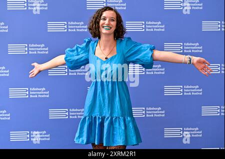 Edinburgh, Schottland, Großbritannien. August 2024. Edinburgh International Book Festival: Bea Fitzgerald Autorin, beim offiziellen Fotobesuch. Quelle: Craig Brown/Alamy Live News Stockfoto