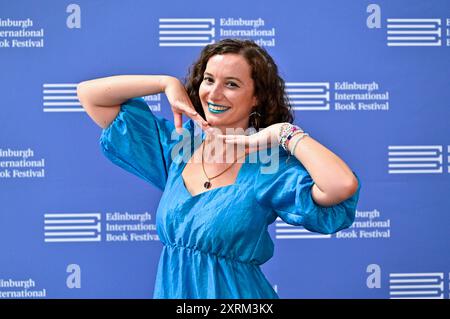 Edinburgh, Schottland, Großbritannien. August 2024. Edinburgh International Book Festival: Bea Fitzgerald, Autorin beim offiziellen Fotobesuch. Quelle: Craig Brown/Alamy Live News Stockfoto